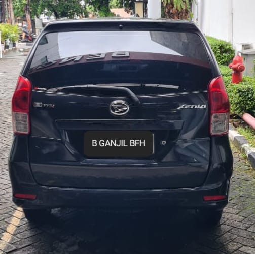 Xenia R Hitam-004